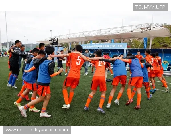足球俱乐部与地方企业联合举办夏季青训公开课，足球俱乐部青训招生2021